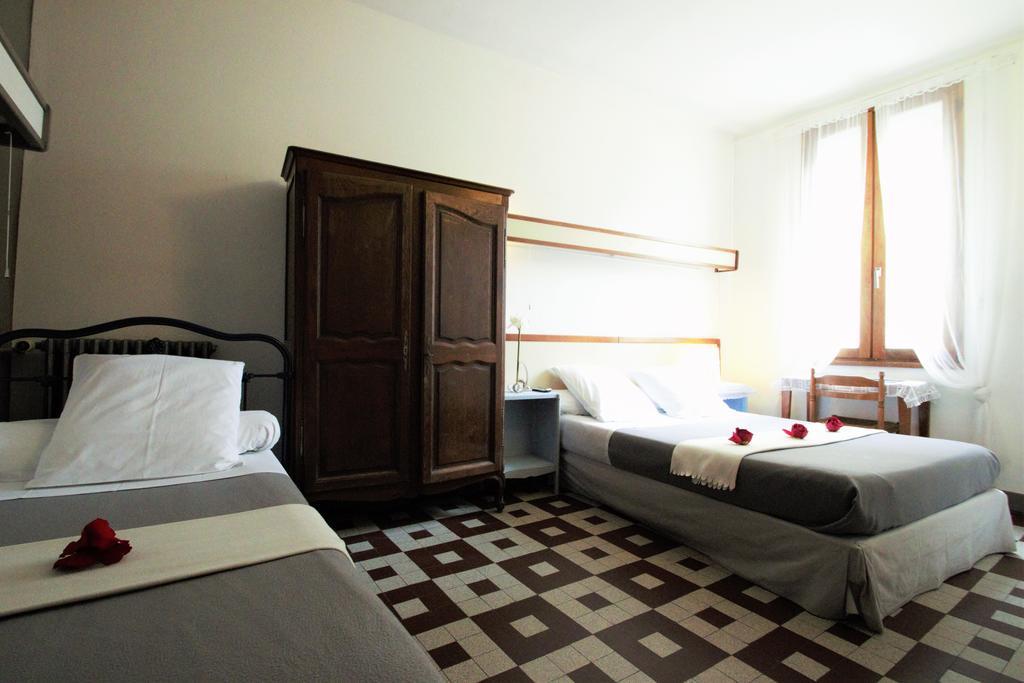 Hotel Innova Cardabella Avignon Rom bilde